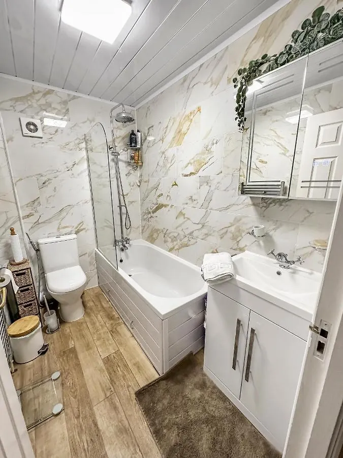 Comfortable 2 Bedroom Flat In The City Centre Edinburgh United Kingdom